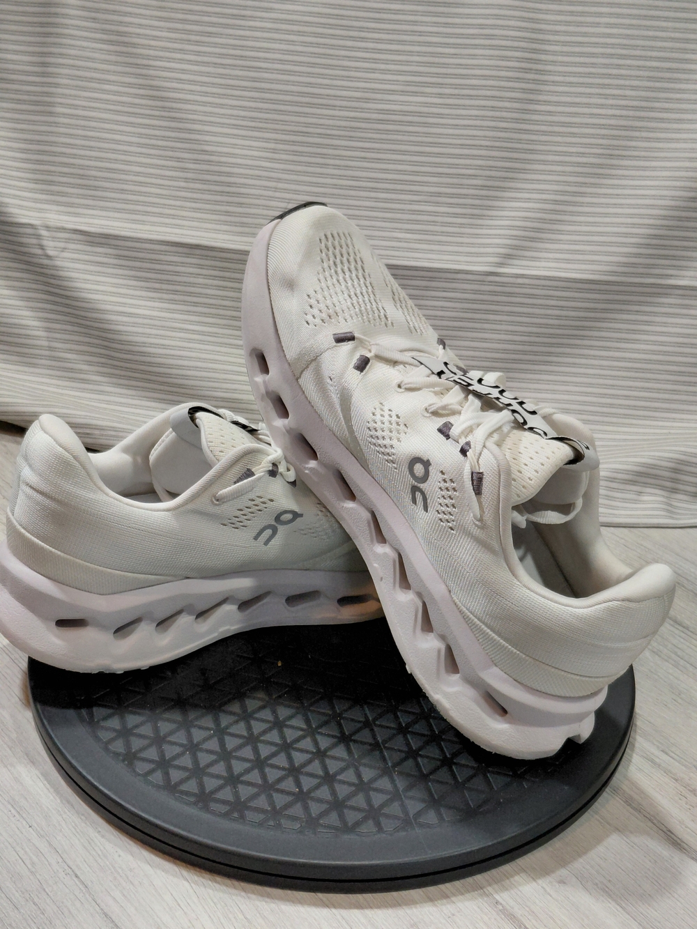 On Cloud Surfer 2 Womens Running Shoes White Ivory SIZE 10 - Picture 13 of 15